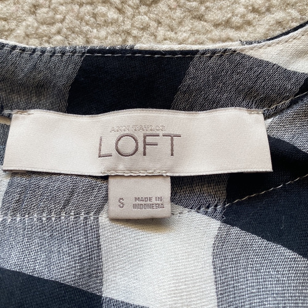 Loft Size Small Full Button Back Checked Top - image 3